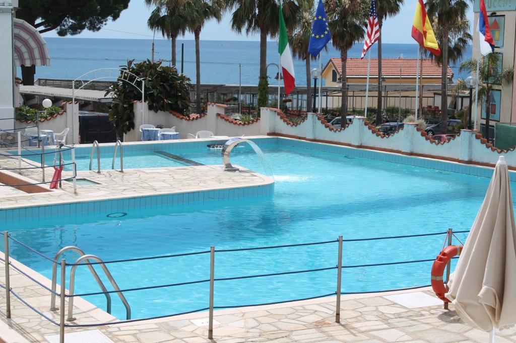 Hotel Ariston Montecarlo San Remo Exterior foto