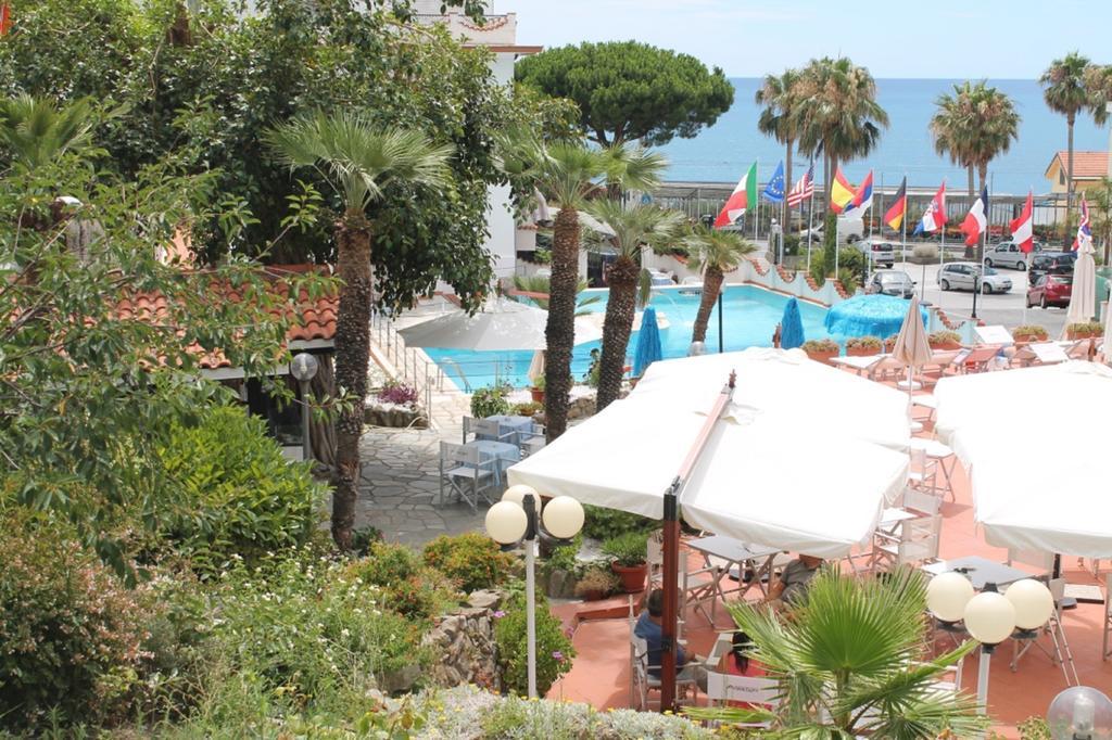 Hotel Ariston Montecarlo San Remo Exterior foto